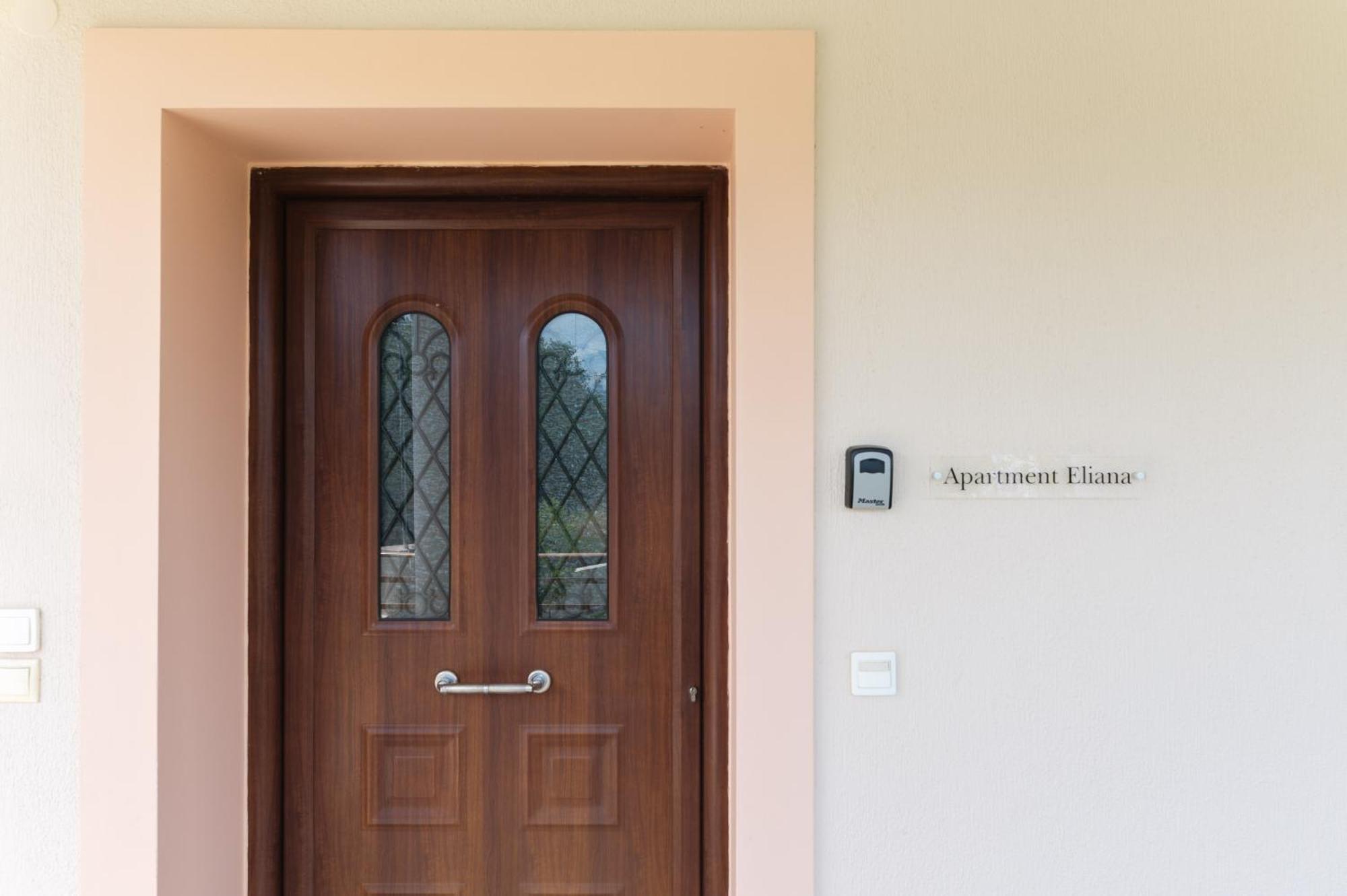 Vasilopoulos Residences - Apartments Eliana & Melanthia Argostoli  Buitenkant foto